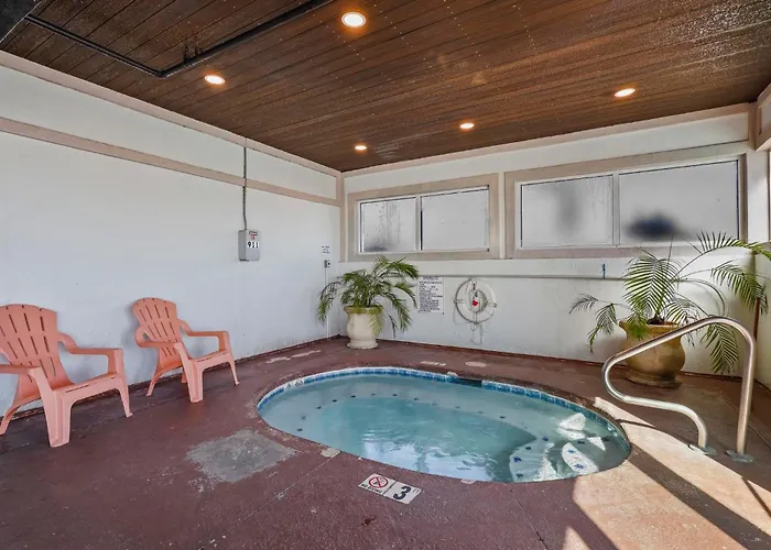 Royal Palms Penthouse 1403 *