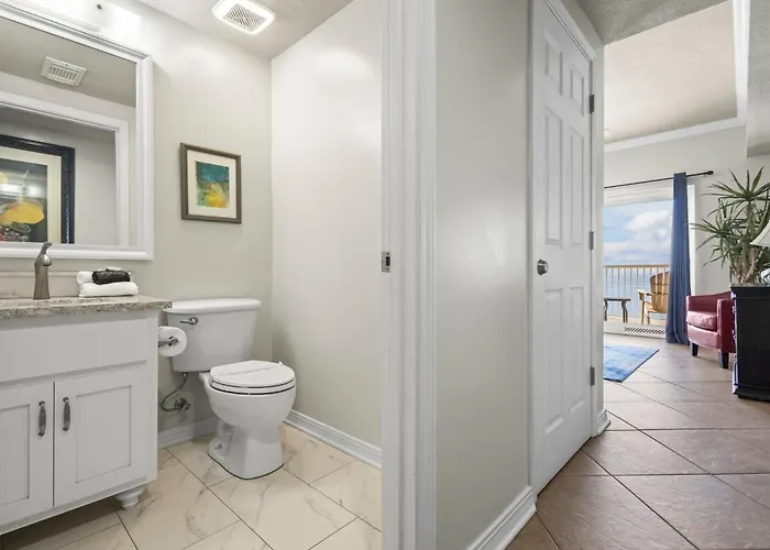 Royal Palms Penthouse 1403 *